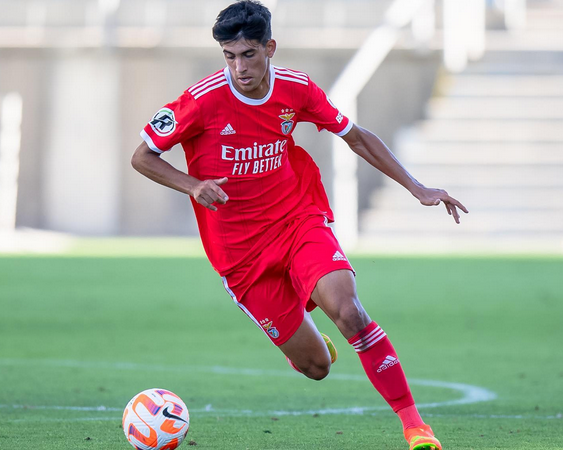 风云突变布莱顿集结日完成体检,欧联版图或变,更衣室稳定,球探报告显示潜力-爱游戏体育