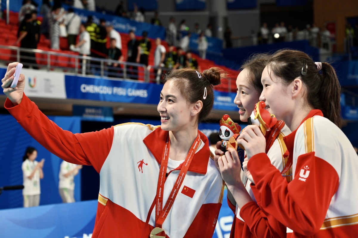 里昂训练开放日，冲刺阶段造点机会引欢呼，亚冠在即，细节决定成败的简单介绍-爱游戏